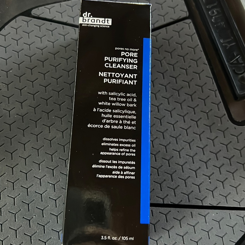 Pore purifying cleanser! New ready to shipped!